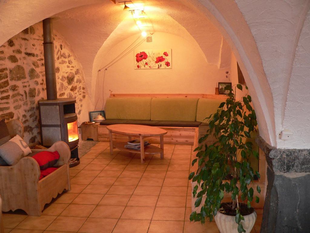 Chambres et Gîte Pollen Granier Extérieur photo